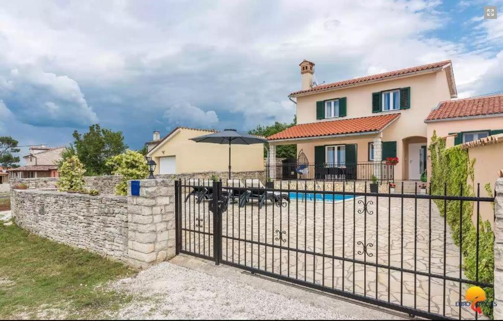 Villa Grguci Kanfanar Exteriér fotografie